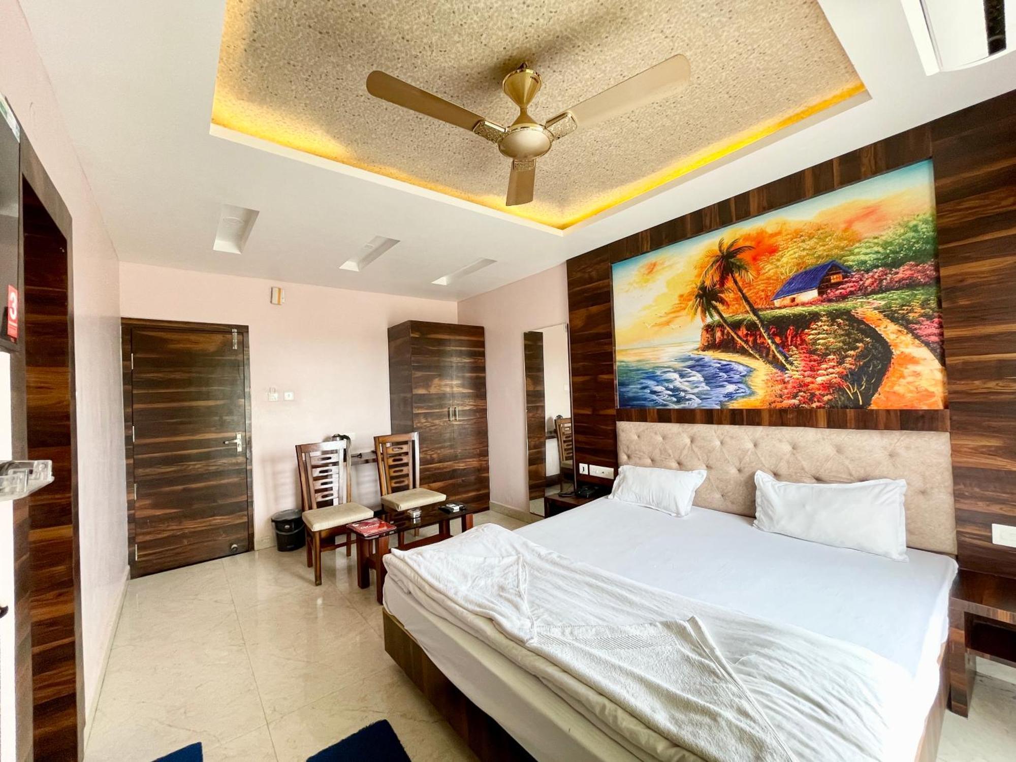 Shree Ganesh Hotel Пурі Екстер'єр фото